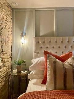 Riverside Retreat - 7