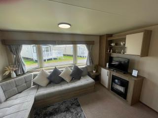 Golden Sands Getaways - Wyke Regis - 7