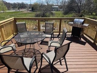 Country Cottage by the Bridge - Pulaski - 8