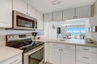 Modern Beachfront 3 Bedroom 2 Bath Condo with expansive ocean views - G3 Amellia South - 1