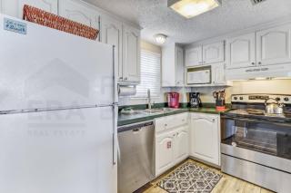 Ground floor Beachfront Corner Unit a few Steps from the Beach - Fernandina Beach - 1
