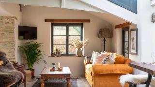Riverside Retreat - 5