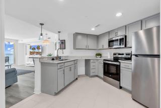 3BR Beach Gem Full Reno-Views From All Bedrooms - Myrtle Beach - 9