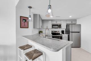 3BR Beach Gem Full Reno-Views From All Bedrooms - Myrtle Beach - 8