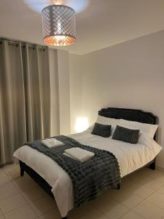 Cozy Apartment - 5 mins from the Tube - 1