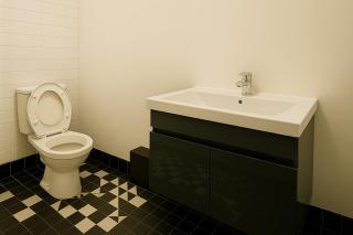 Sleeps 6 -Cosy Retreat - Near Bars & Train! - Liverpool - 3