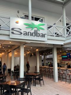Sandbar Beachfront Hostel & Restaurant - San Pedro - 9