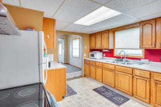 Serene Devils Lake House with Deck and Fire Pit! - Devils Lake - 9