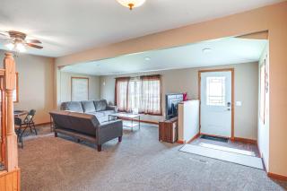 Serene Devils Lake House with Deck and Fire Pit! - Devils Lake - 7