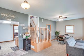 Serene Devils Lake House with Deck and Fire Pit! - Devils Lake - 6