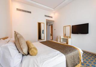 De Hotel Belwood Near IGI Delhi Airport - New Delhi - 8
