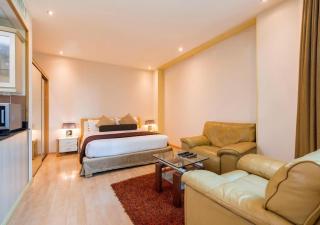 De Hotel Belwood Near IGI Delhi Airport - New Delhi - 5