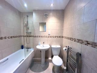 Stylish Central Stay! Park and Walk Anywhere - Manchester - 6