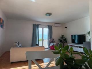 Island Bliss - 150 m from the beach, with sea view - Vrbnik - 1