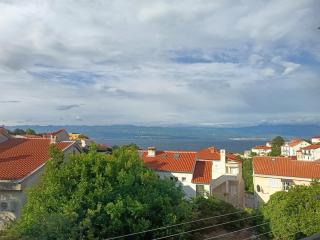 Island Bliss - 150 m from the beach, with sea view - Vrbnik - 9