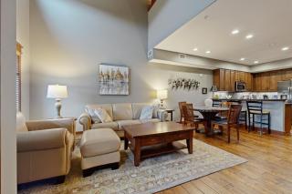Fabulous Riverstone Retreat - 5