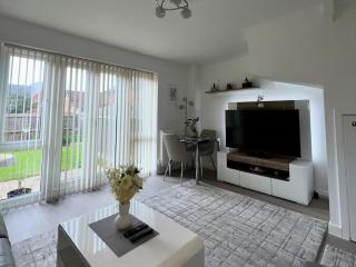 Harlow house near Stansted Airport - Great Parndon - 0