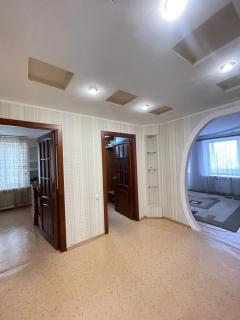 Трехкомнатная квартира в центре города - 3