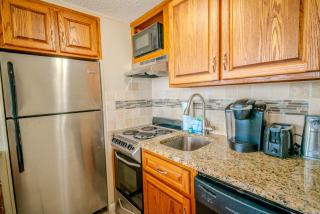 Cozy 1 Bedroom Oceanview Condo! City and Ocean Views! - Myrtle Beach - 5