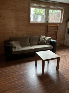 Child friendly basement apartment - 7