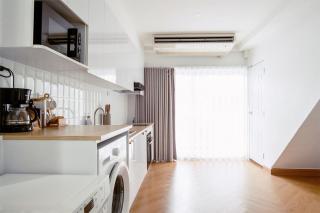 Private studio with full Kitchen - 4