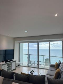 Espectacular departamento frente al mar - 1