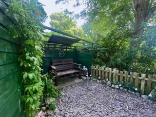 Avalon Retreat Cabin - Glastonbury - 6
