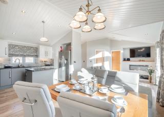 Nunland Hillside Lodges - - 8