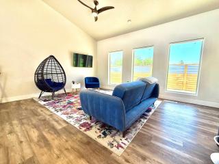Timber & Tin H 2Bed 2Bath w Pool & Rooftop Deck - Kanab - 4