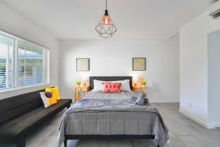 Charming Studio in a Beautiful Neighborhood Setting - Miami - 4