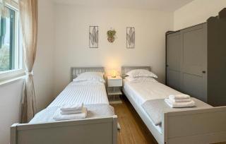 Stunning Home In Zadvarje - Zadvarje - 7