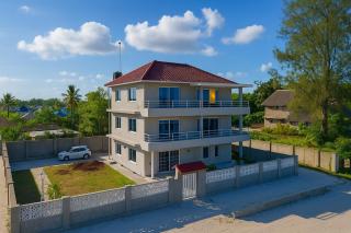 Beachfront Bliss 2-BR Master Suites with Balcony & Free WiFi Uroa, Zanzibar - Uroa - 9