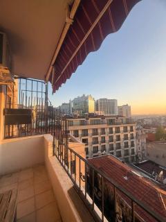 Charming 3BR Flat, Old-Style Luxury, 4AC, terrace, 5min to metro - Istanbul - 5