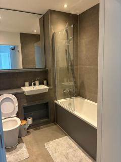 Fully furnished 2 bedroom complete Apartment for 5 Guest - Cambridge - 3