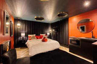 Appartement Rouge Elegance & Miroirs RER C - 7