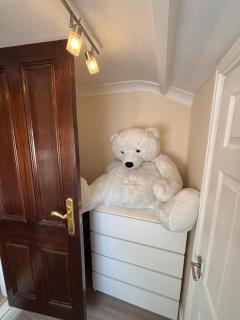Harry Potter Themed Shared Accommodation - Self Check-In - Leavesden Green - 3