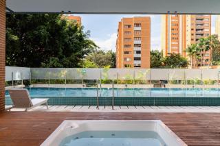 Apartmanto de diseño moderno y elegante de 2 habitaciones con AC, piscina, gimnasio y vistas a El Poblado - Medellín - 6