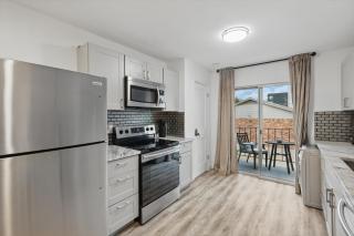 2-BD 2-BA Apartment with Pool Patio Courtyard - 8