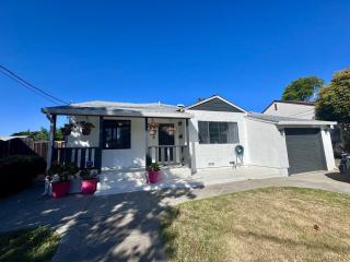 Luna's Private 2BR Suite & Yard - Castro Valley - 9