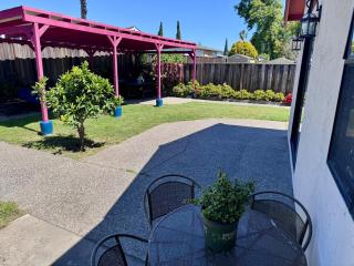 Luna's Private 2BR Suite & Yard - Castro Valley - 4
