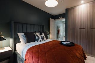 Modern Room In Leeds - 2