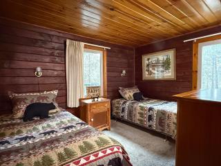 10 Little Cabin In The Woods - North Wawona - 6