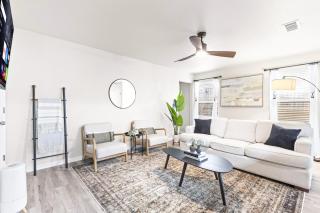 Family-Friendly 3BR 10 Min from ATT Stadium - Arlington - 0