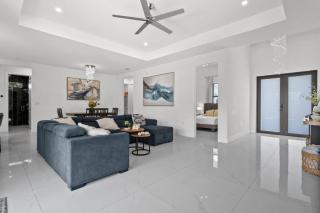 Luxury 4BR Home with Pool and Peaceful Lake Views - Matlacha - 8