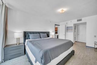 Brickell 1BR Gem with Free Parking and Skyline Views - Miami - 2