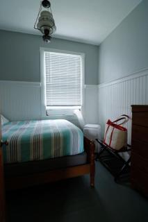 Private Island Getaway - 2BR Cottage - Portland - 5