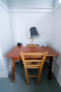 Private Island Getaway - 2BR Cottage - Portland - 4