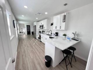 547c) Renovated 3 bedroom downtown - Sint-Petersburg - 0