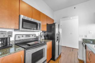 City-View Retreat in Brickell 2BR and Free Parking - Miami - 3