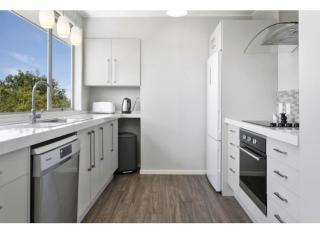 Acacia Bay - Lake and Mountain Views - Taupo - 7